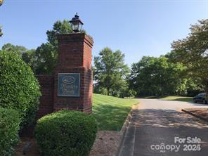 HUNTERS POINTe - Land