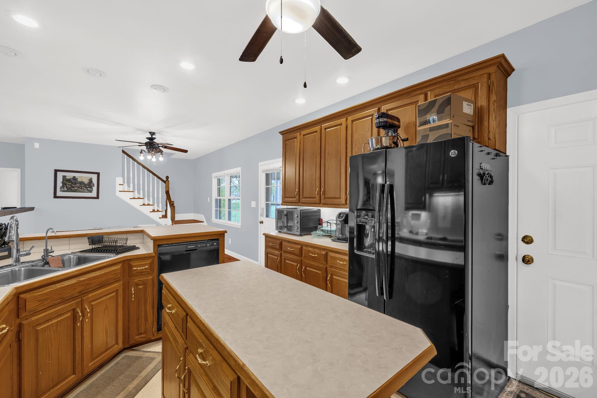 STERLING OAKS - Residential