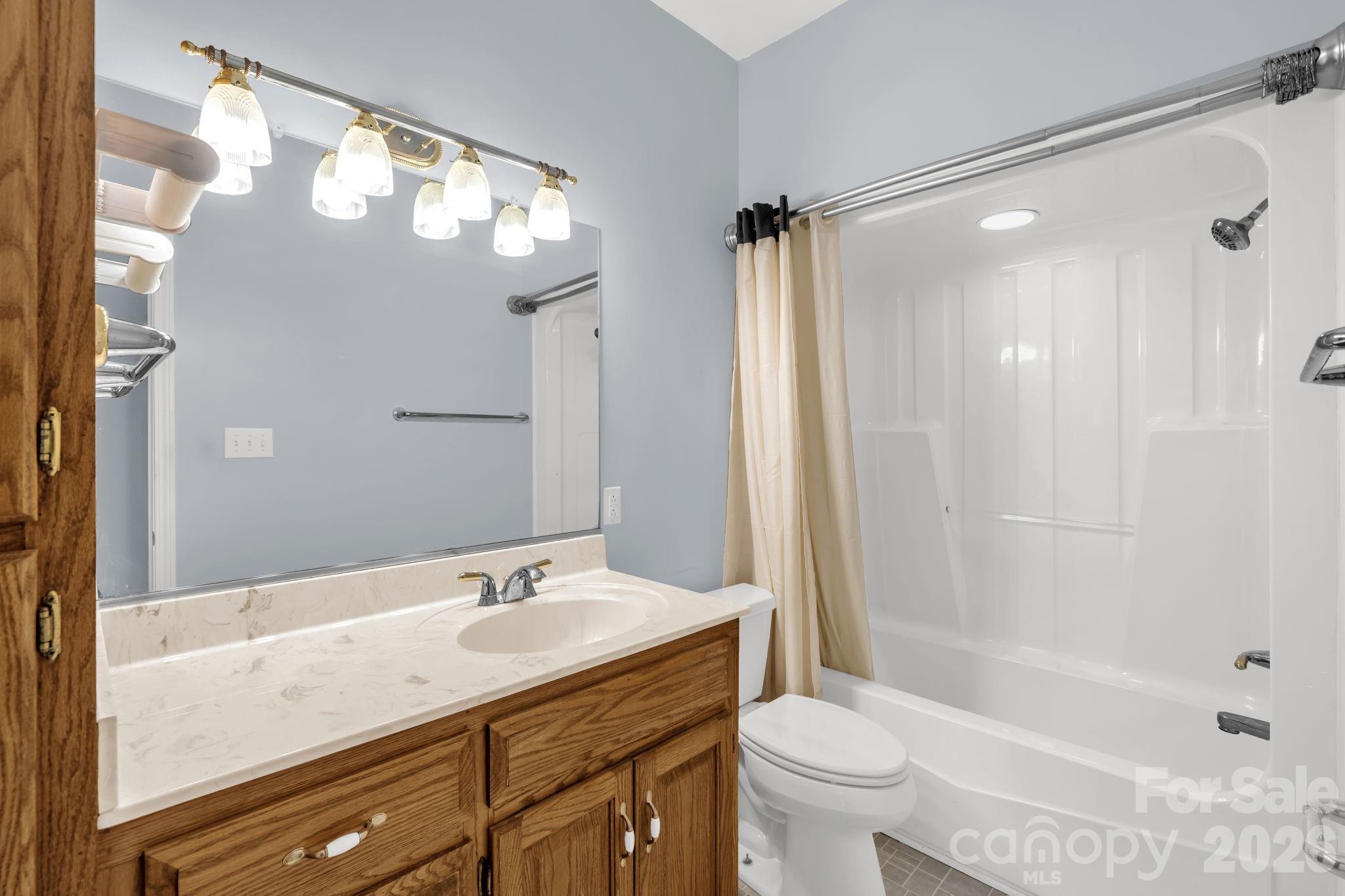 STERLING OAKS - Residential