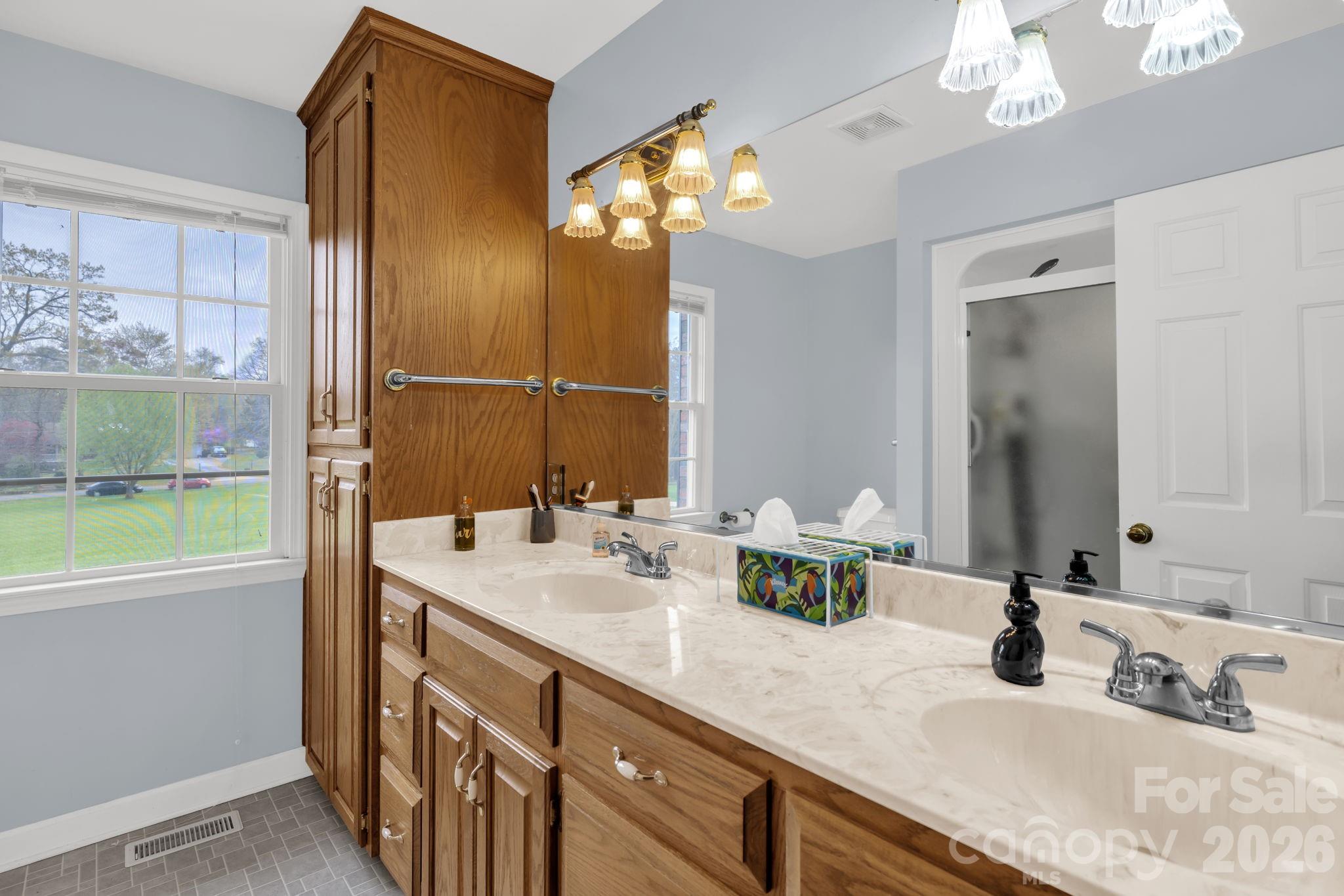 STERLING OAKS - Residential