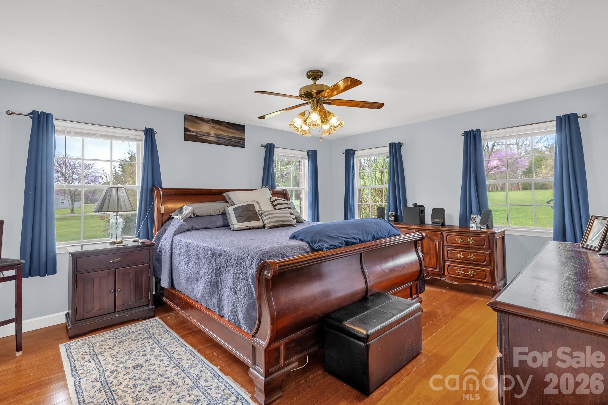 STERLING OAKS - Residential