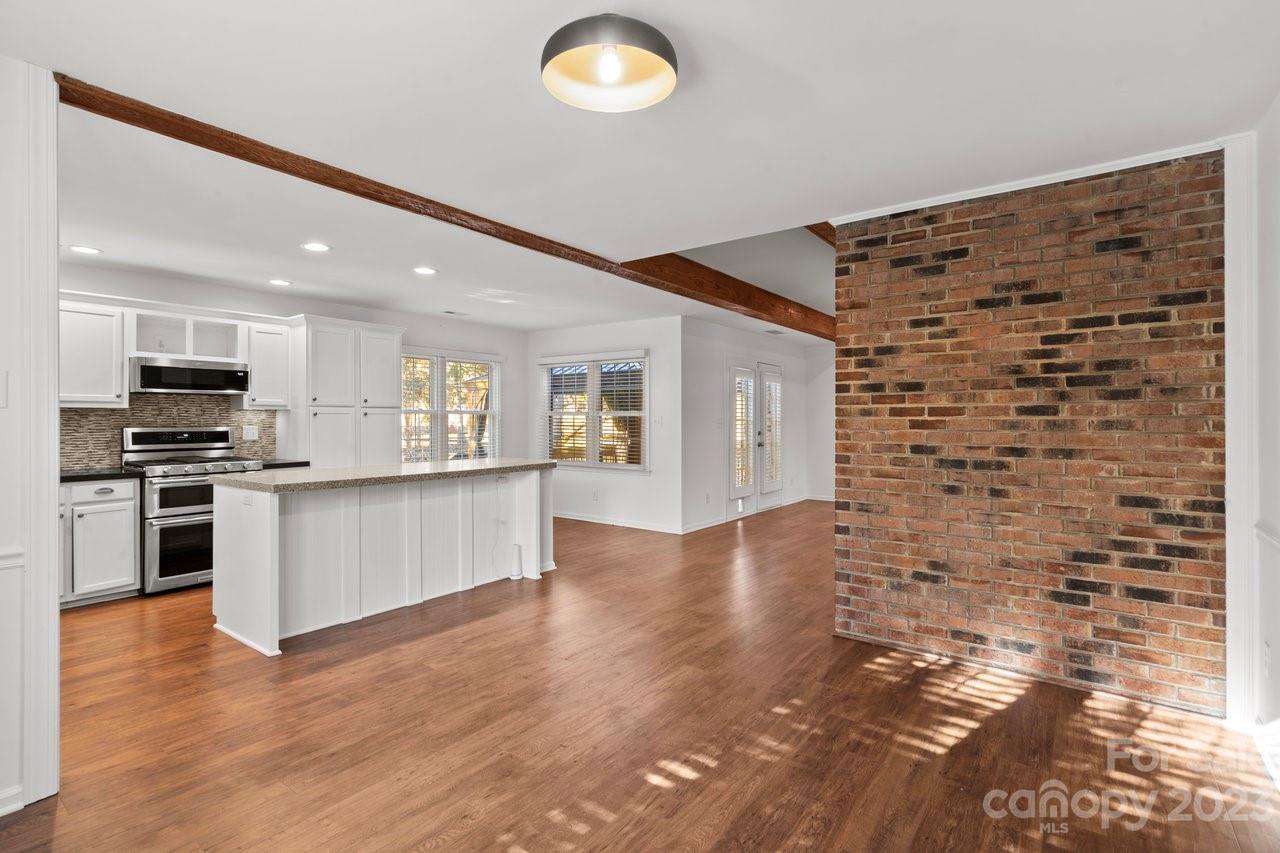 Katelyn Moors - Residential