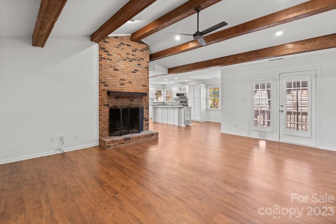 Katelyn Moors - Residential