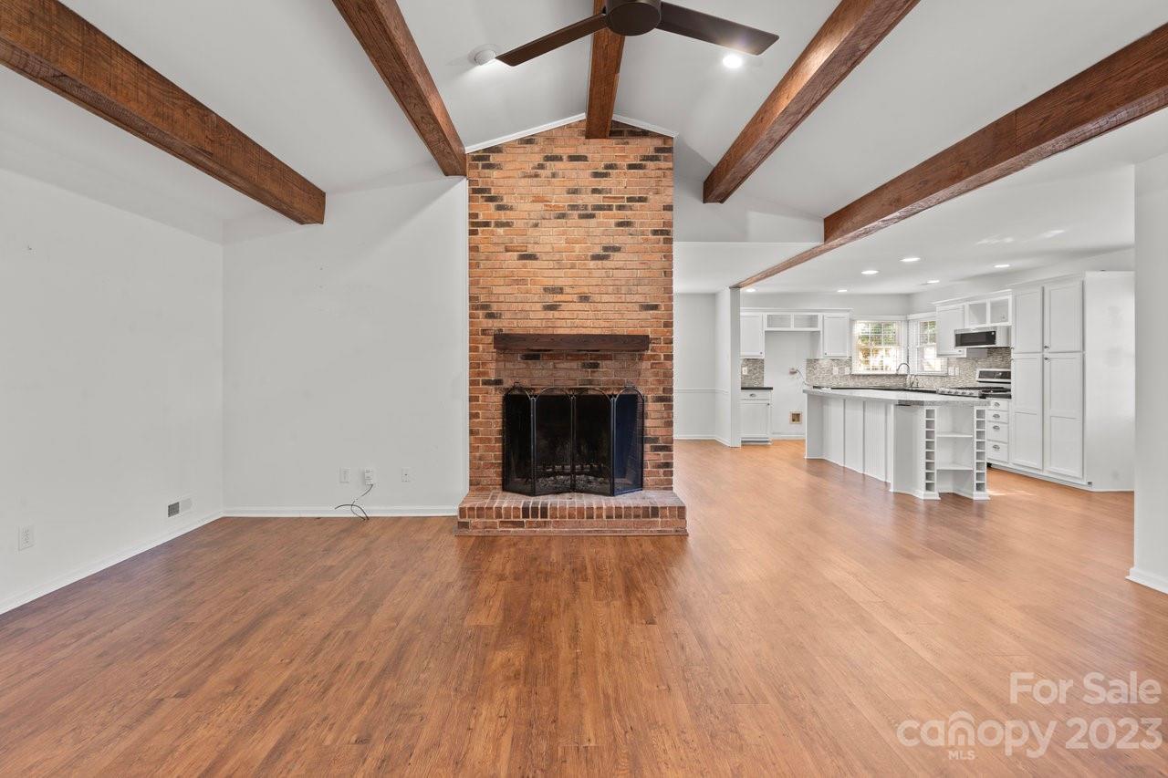 Katelyn Moors - Residential