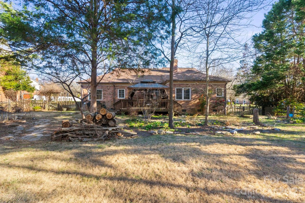 Katelyn Moors - Residential