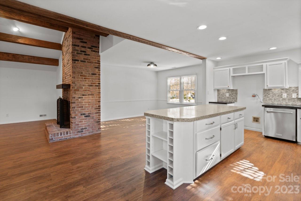 Katelyn Moors - Residential