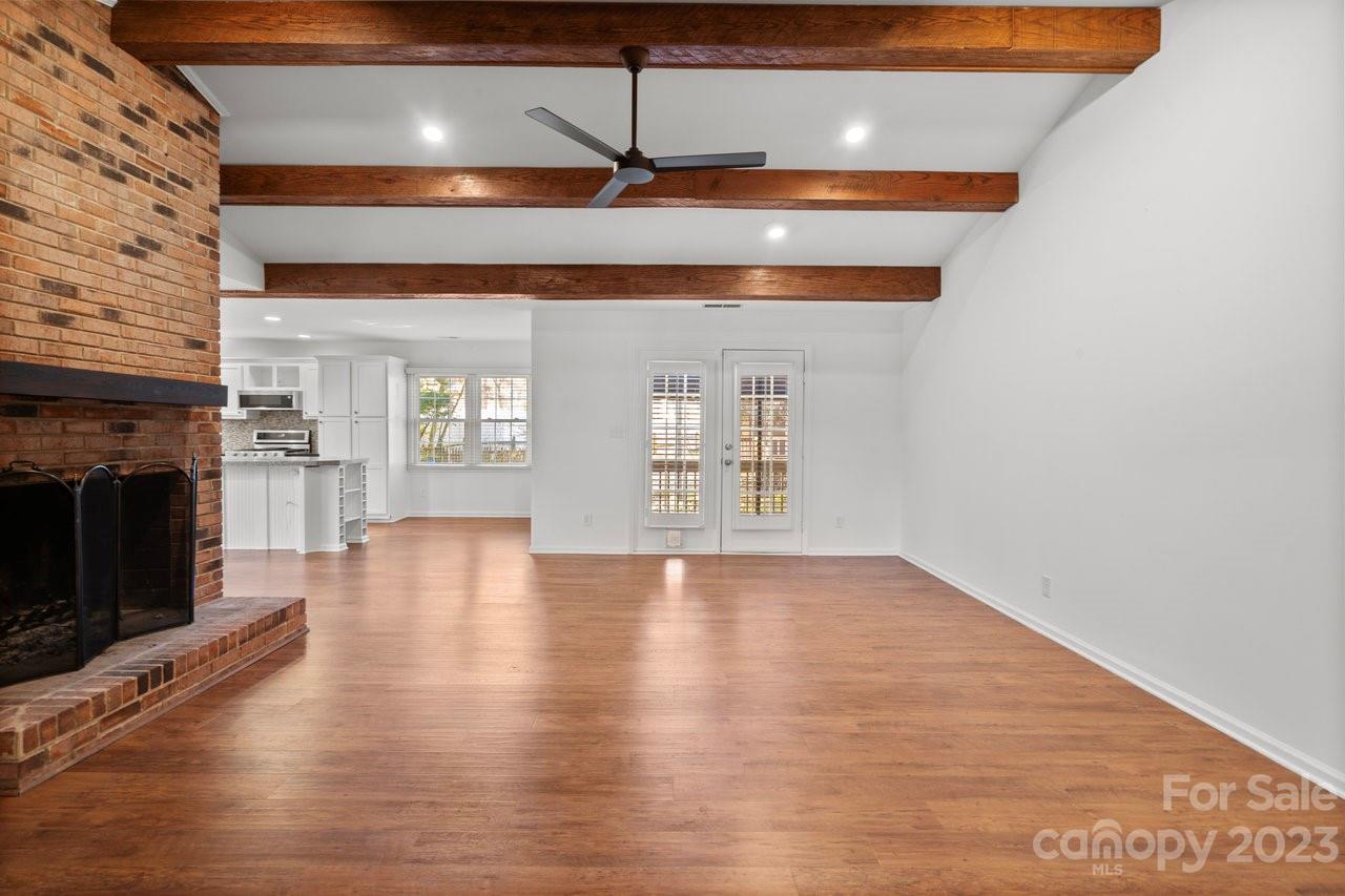 Katelyn Moors - Residential