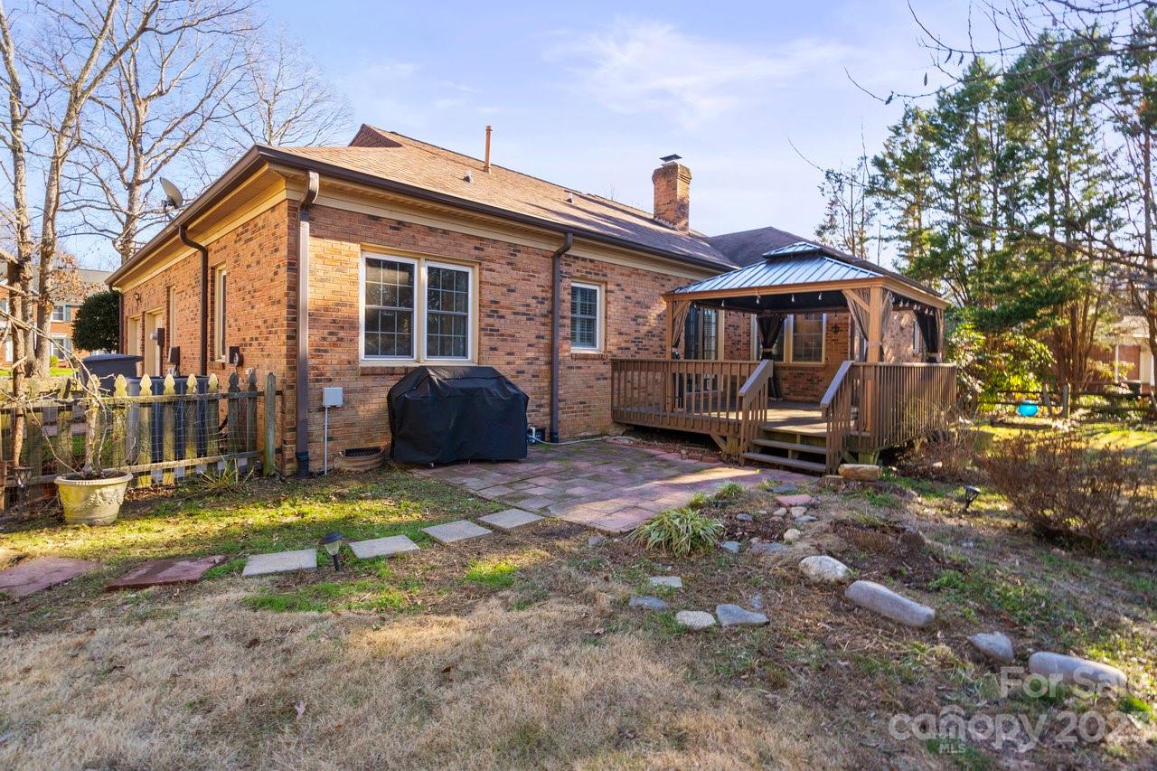 Katelyn Moors - Residential