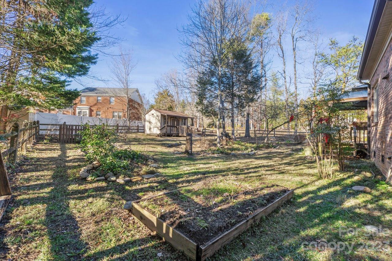 Katelyn Moors - Residential