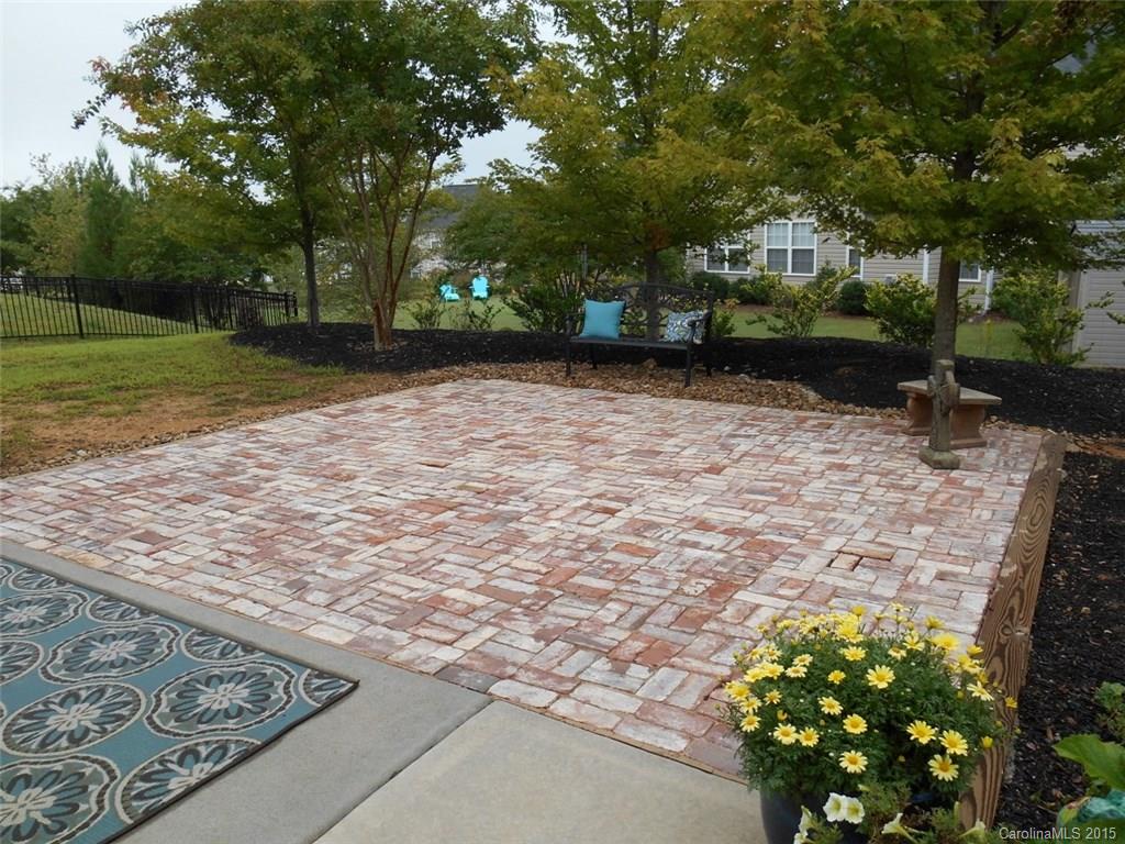 Sandy Pointe - Residential