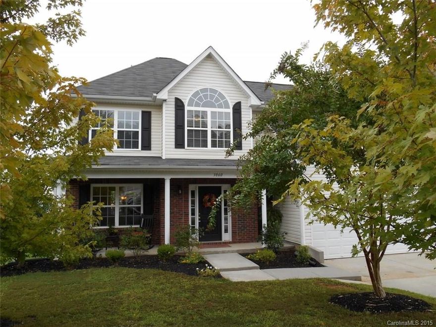 Awesome home in the town of Fort Mill. Tons of landscaping!! Gorgeous tumbled brick patio! Newer hardwood floors in main living areas. New carpet & paint in the formal living & dining rooms. Amazing huge master suite-sitting room w/fireplace, office area, tons of space! Master BR & bath recently painted w/designer colors. Home warranty included. Recently appraised for $250,000! Motivated seller!!