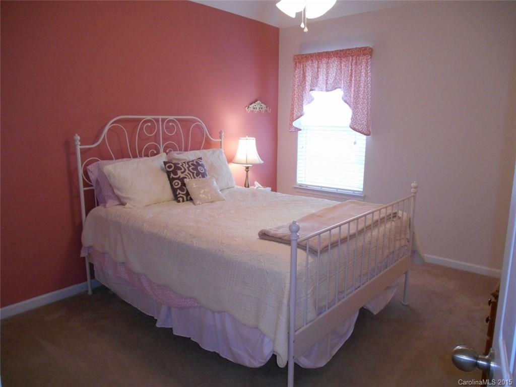 Sandy Pointe - Residential