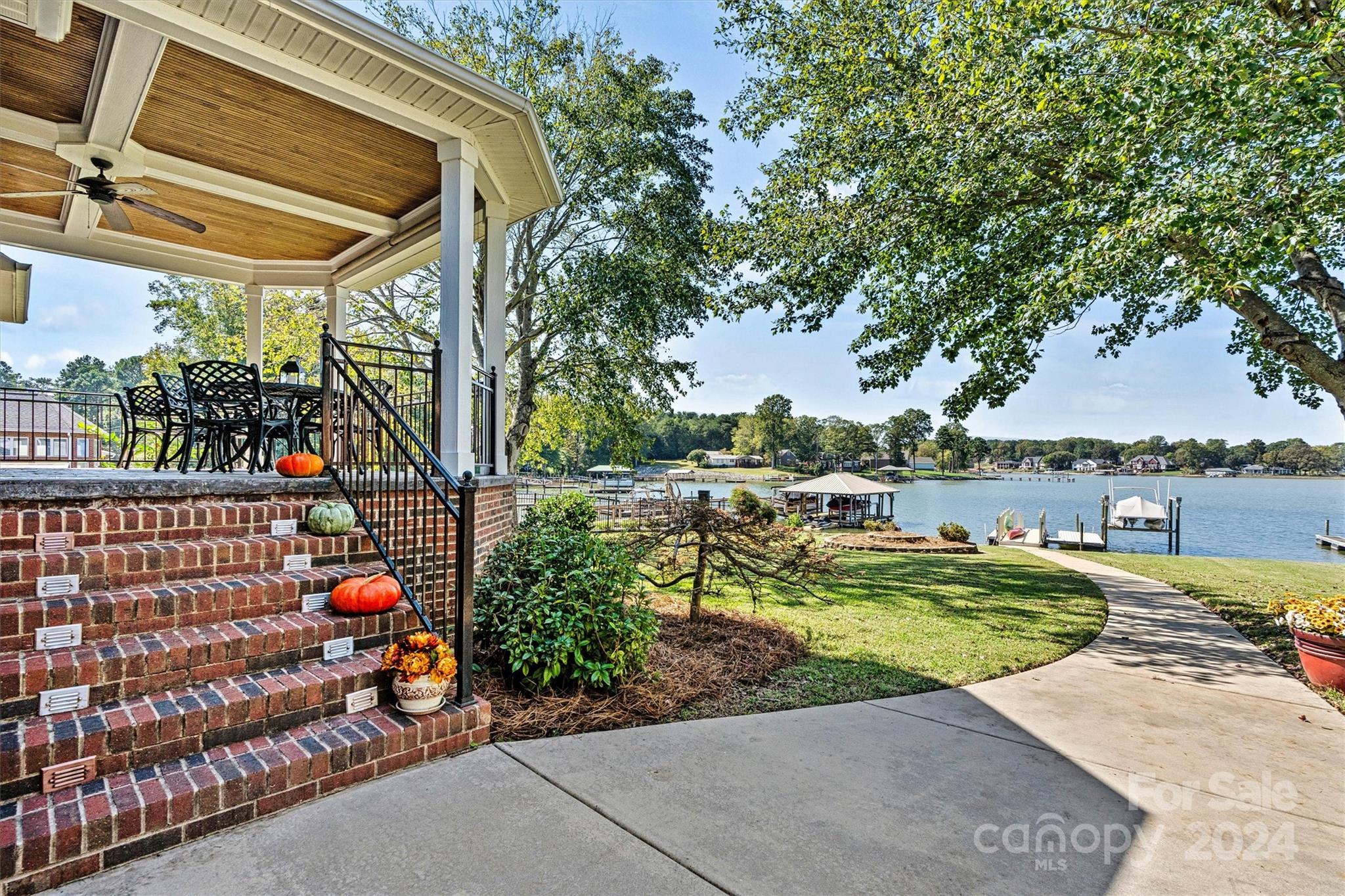 Harbor Point - Residential