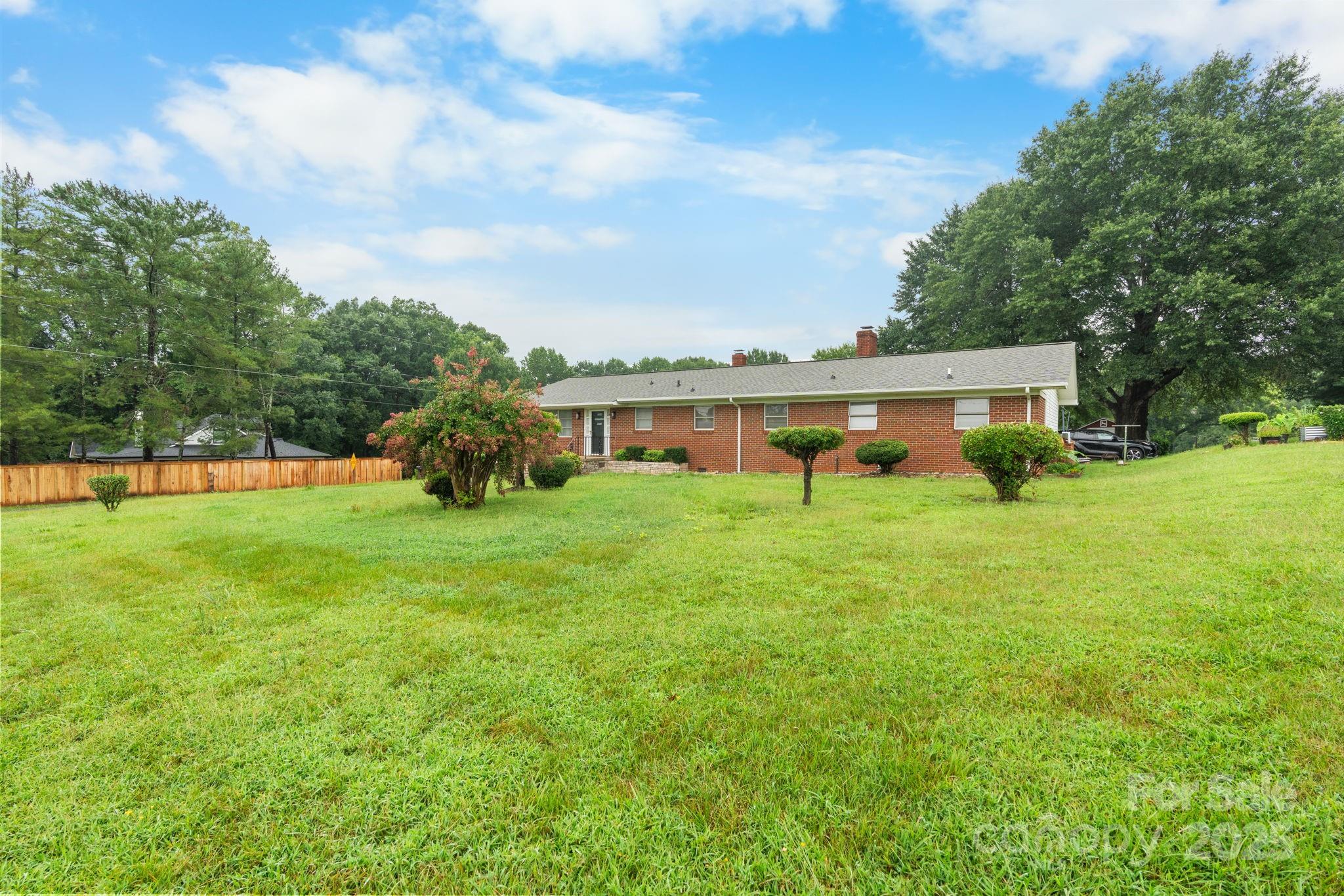 2761 Highland Avenue NE