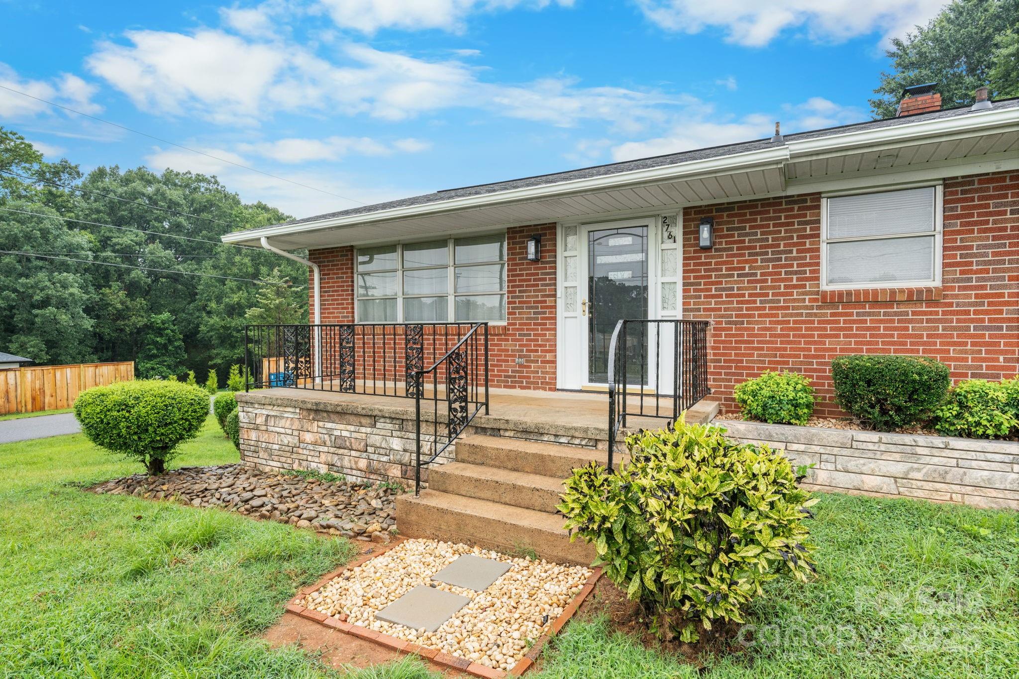 2761 Highland Avenue NE