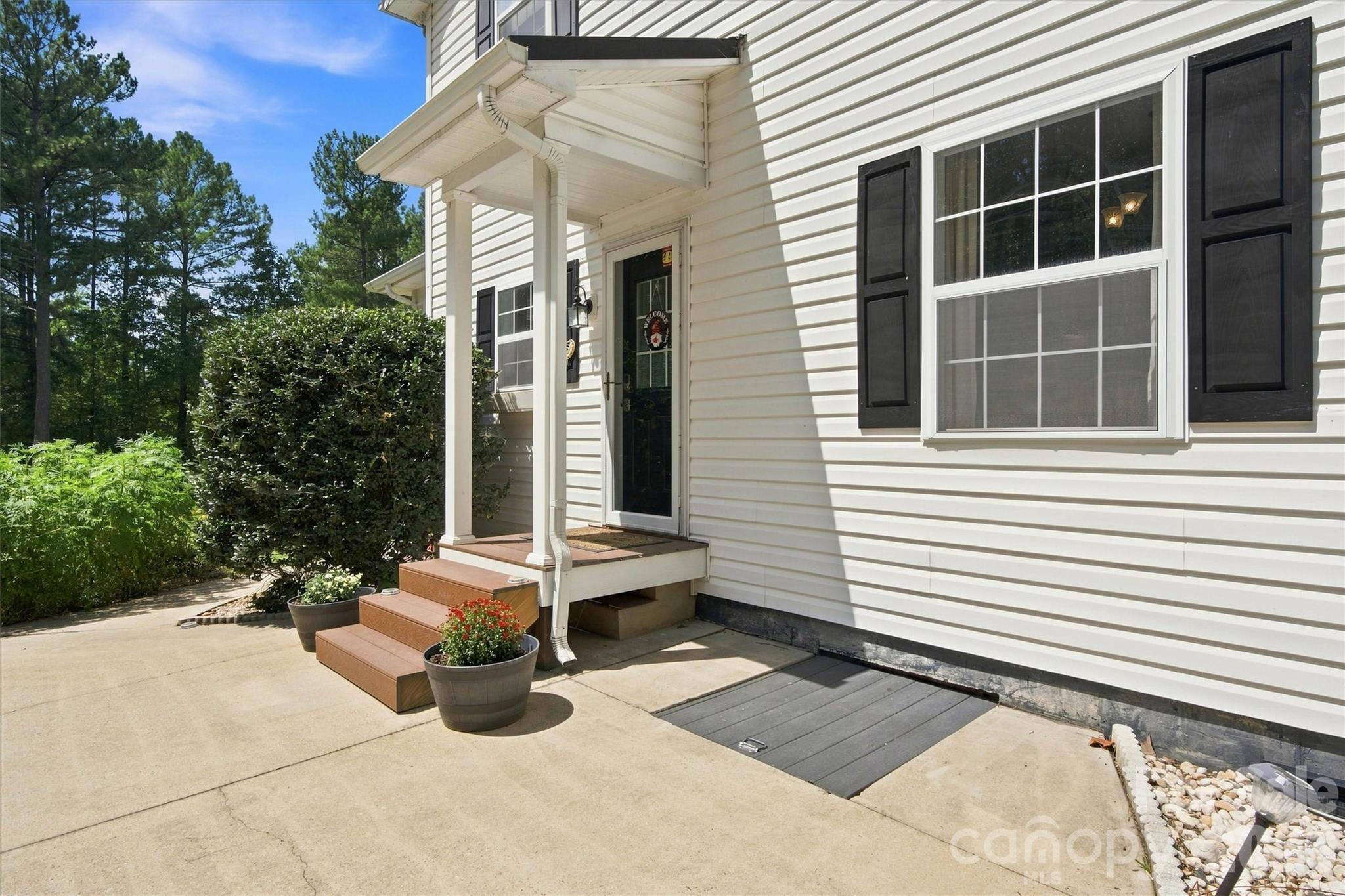 3686 Lake Bluff Drive