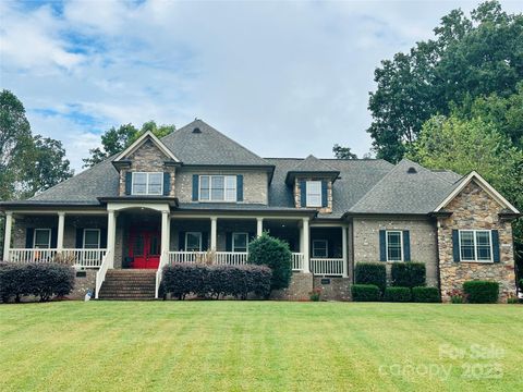 Photo of 1163 Willow Creek Drive, Newton, NC 28658 (MLS # 4290632)