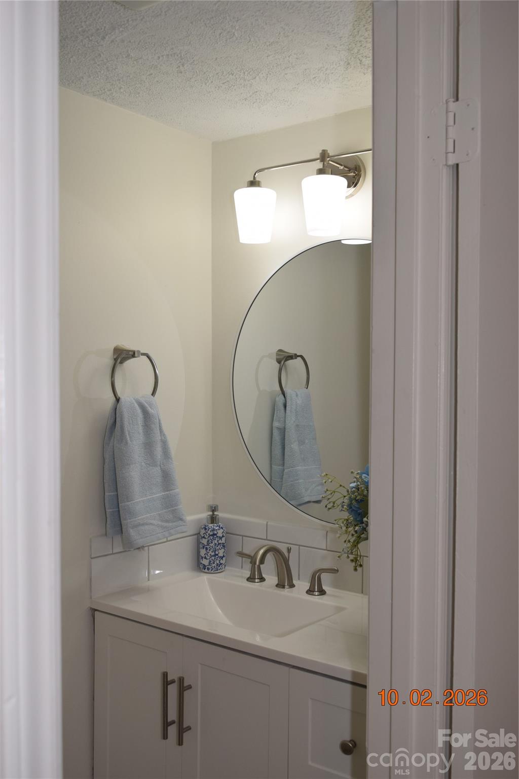 1300 Larchmont Place 402