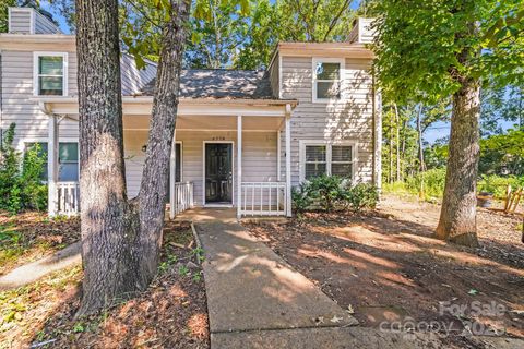 6226 Spanish Oak Road Charlotte NC 28227