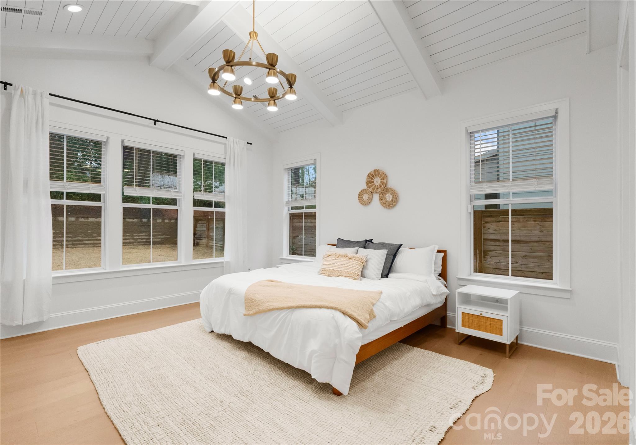 1527 St George Street