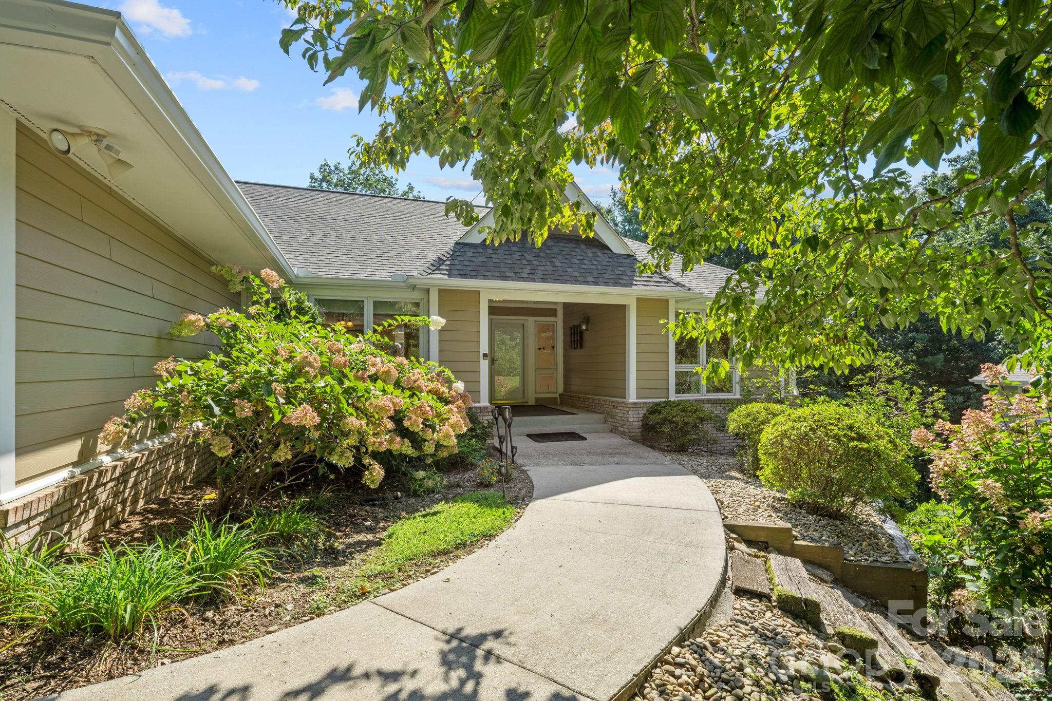 324 DAWNBROOK Drive