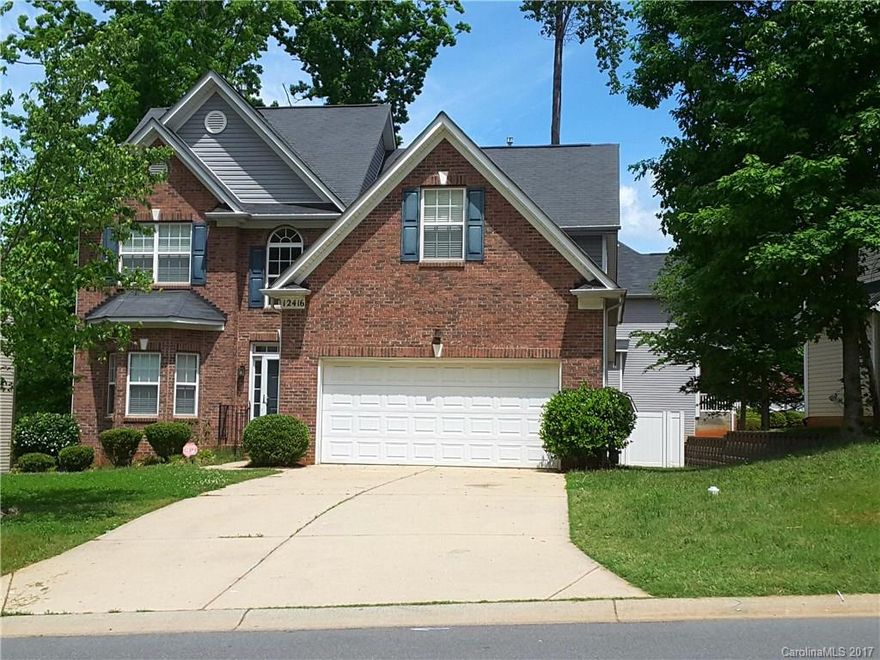 Like new! New Bamboo Floors throughout & fresh paint.  Lg Kit w/granite & stainless steel appliances. Gas stove. Main lvl master suite w/walk-in closet. 2-story Great Room w/fpl, Formal dining-Perfect for entertaining! Washer & Dryer included. Enclosed yard w/deck. Utilities must be transferred into the resident's name. Community offers swimming pool, tennis club and playground for residents! Easy access to I- 77 & I-485. Convenient to shopping/dining! Schedule showings with owner.