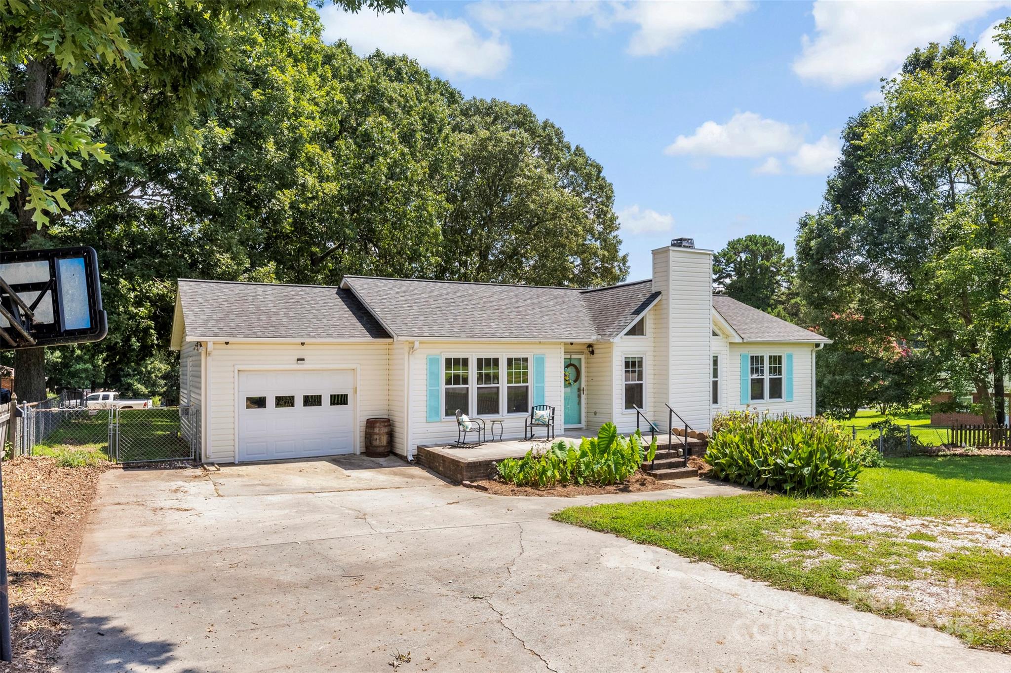 117 S Enochville Avenue