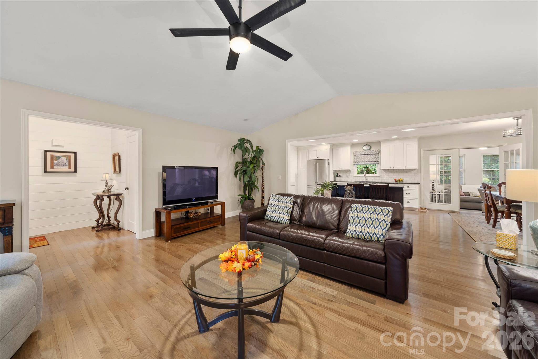 13 Foxhorn Court