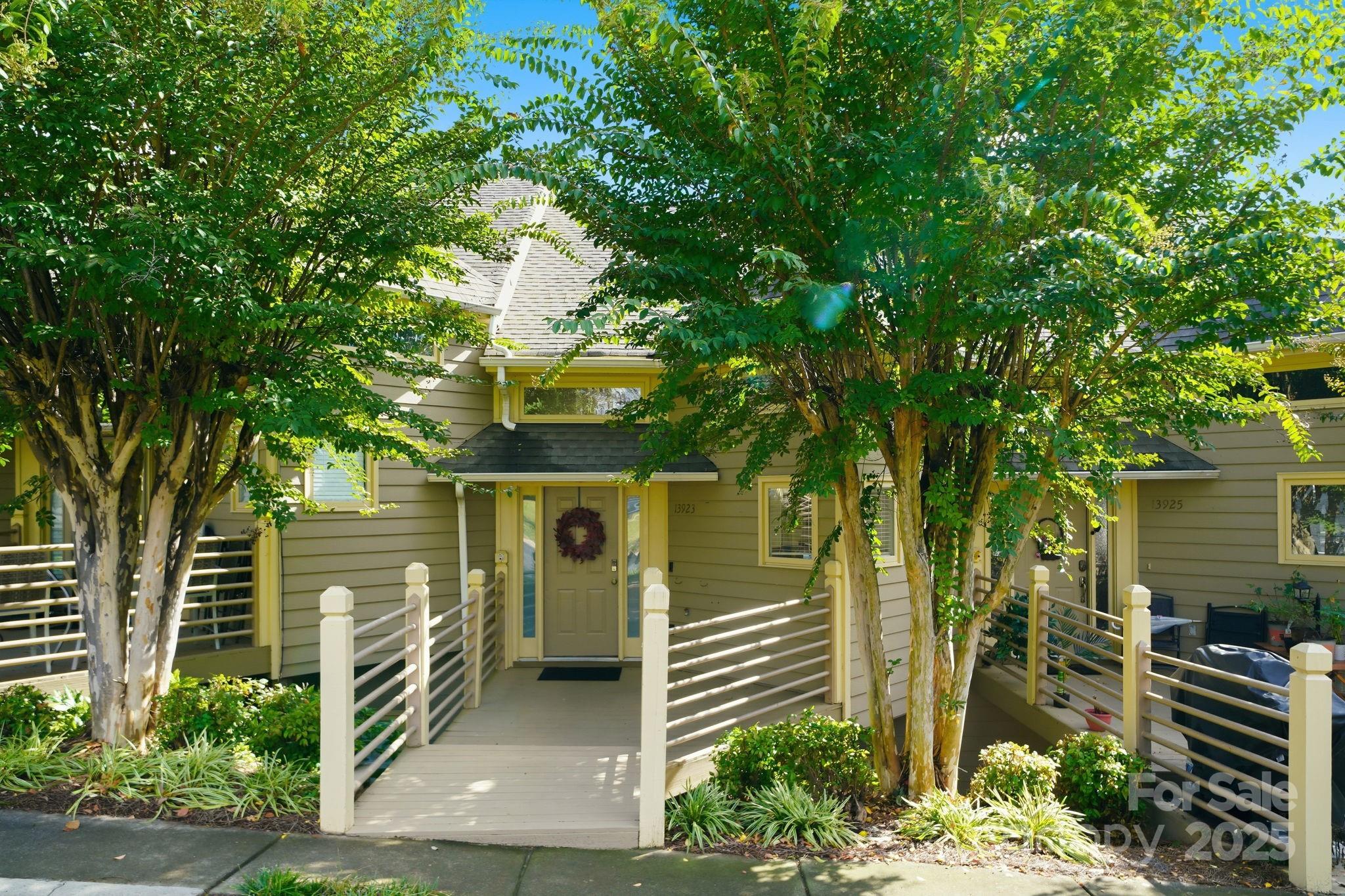 13923 Queens Harbor Road