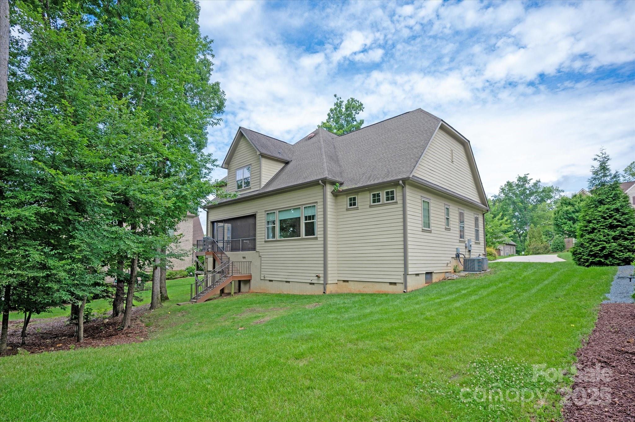 Ladera - Residential