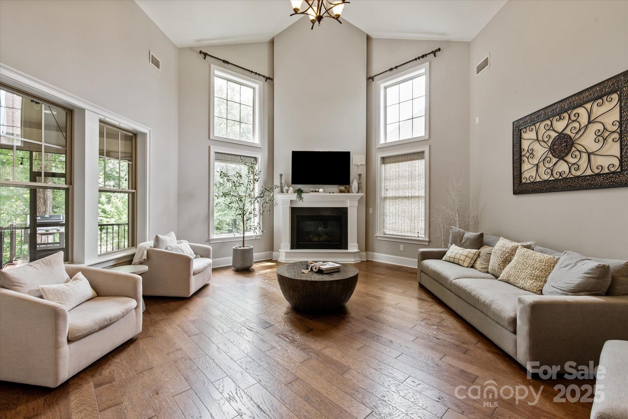 1233 Ladera Drive