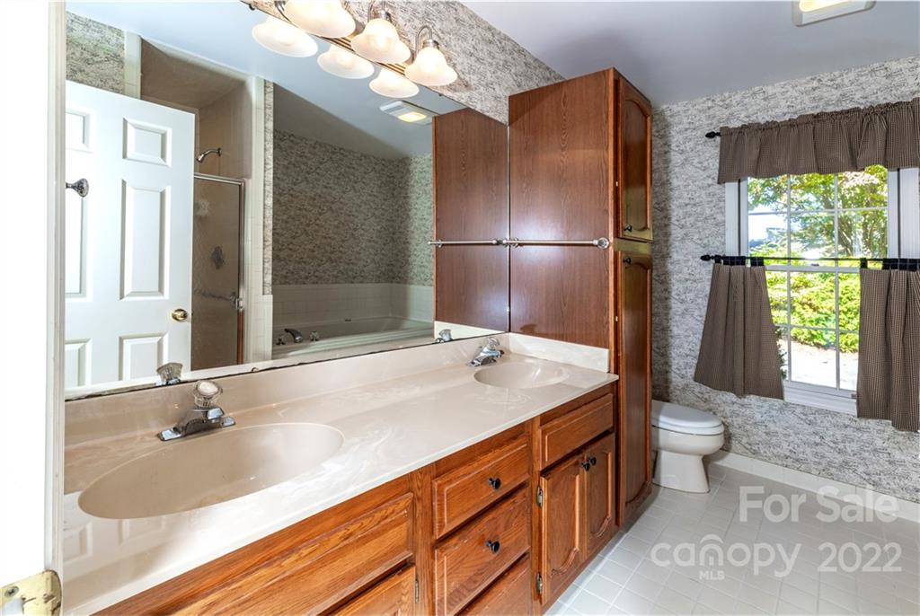 Lake Toxaway Estates - Residential