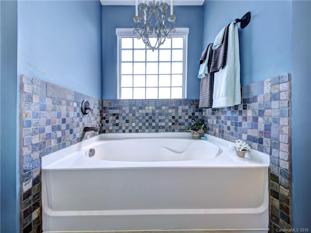 Stratford Pond - Residential