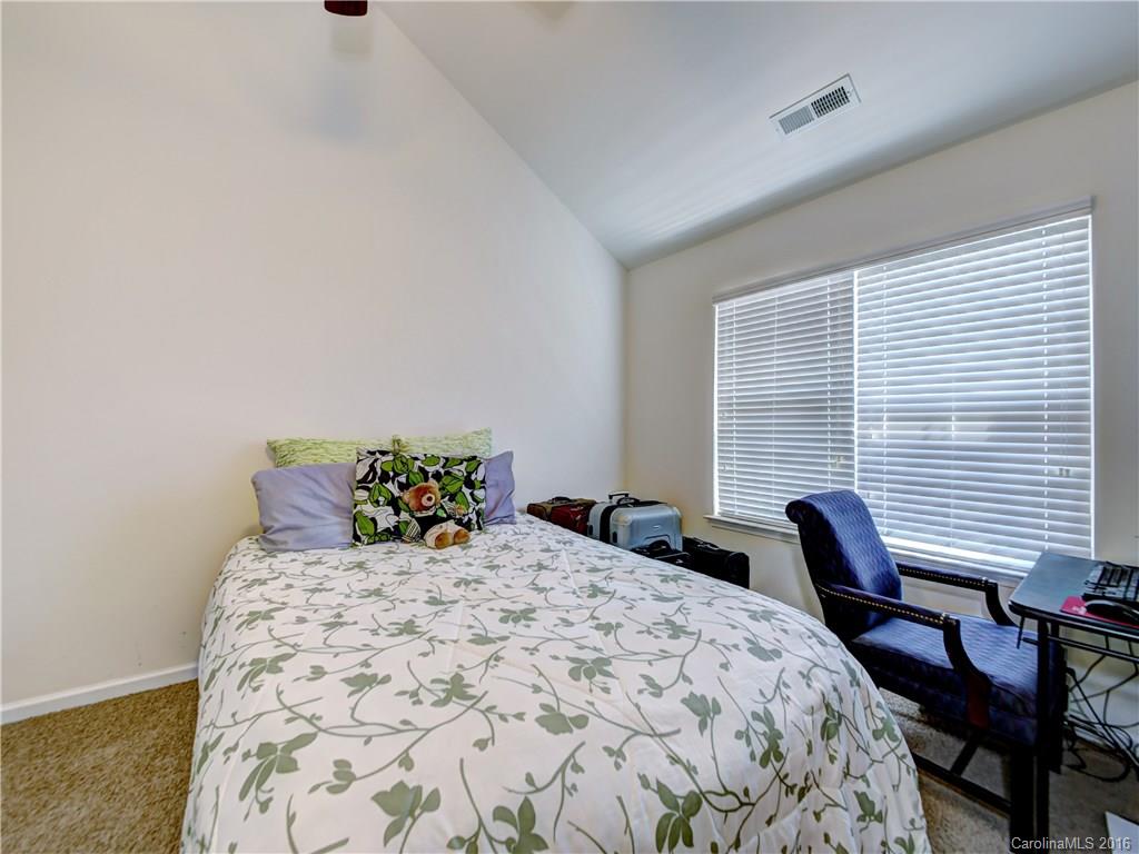 Stratford Pond - Residential