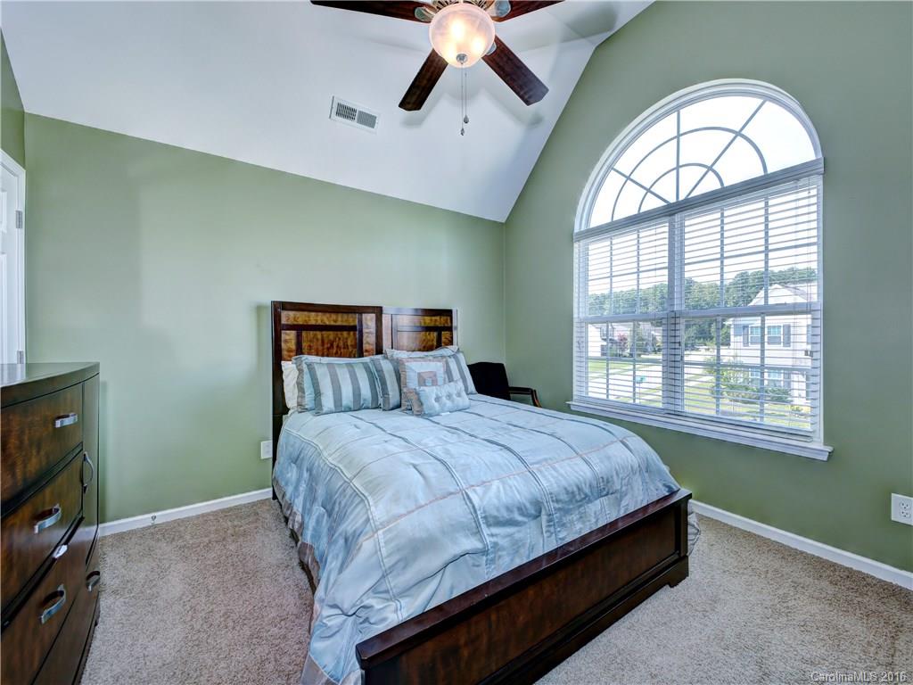 Stratford Pond - Residential