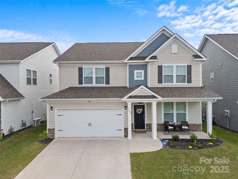 Photo of 108 Thornberry Road, Hendersonville, NC 28792 (MLS # 4302500)