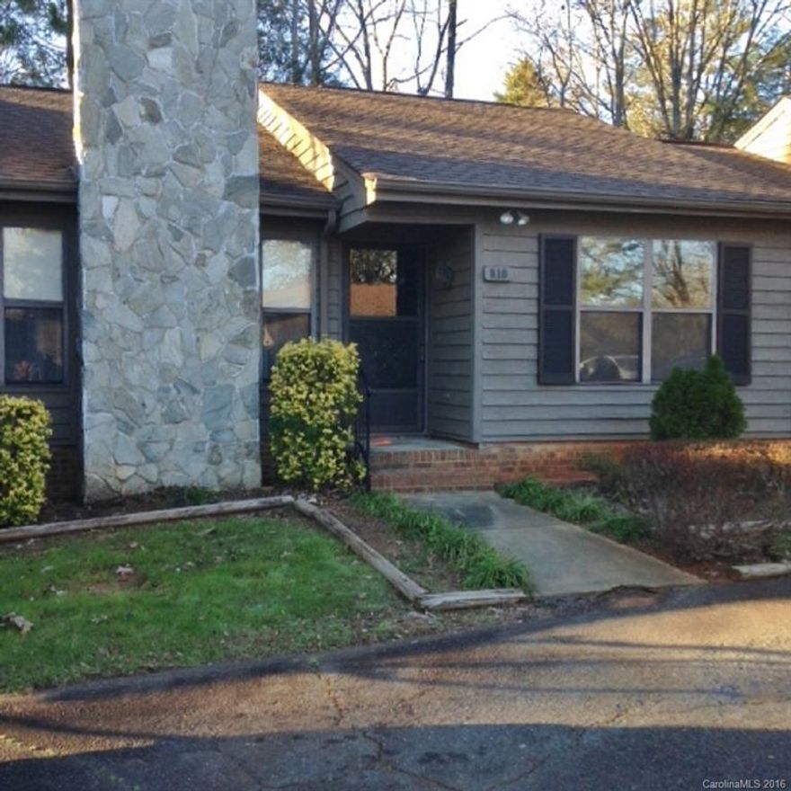 2BR/1.5BA condo in Regent Park area of Fort Mill. Living room has wood burning fireplace. Convenient to I-77.