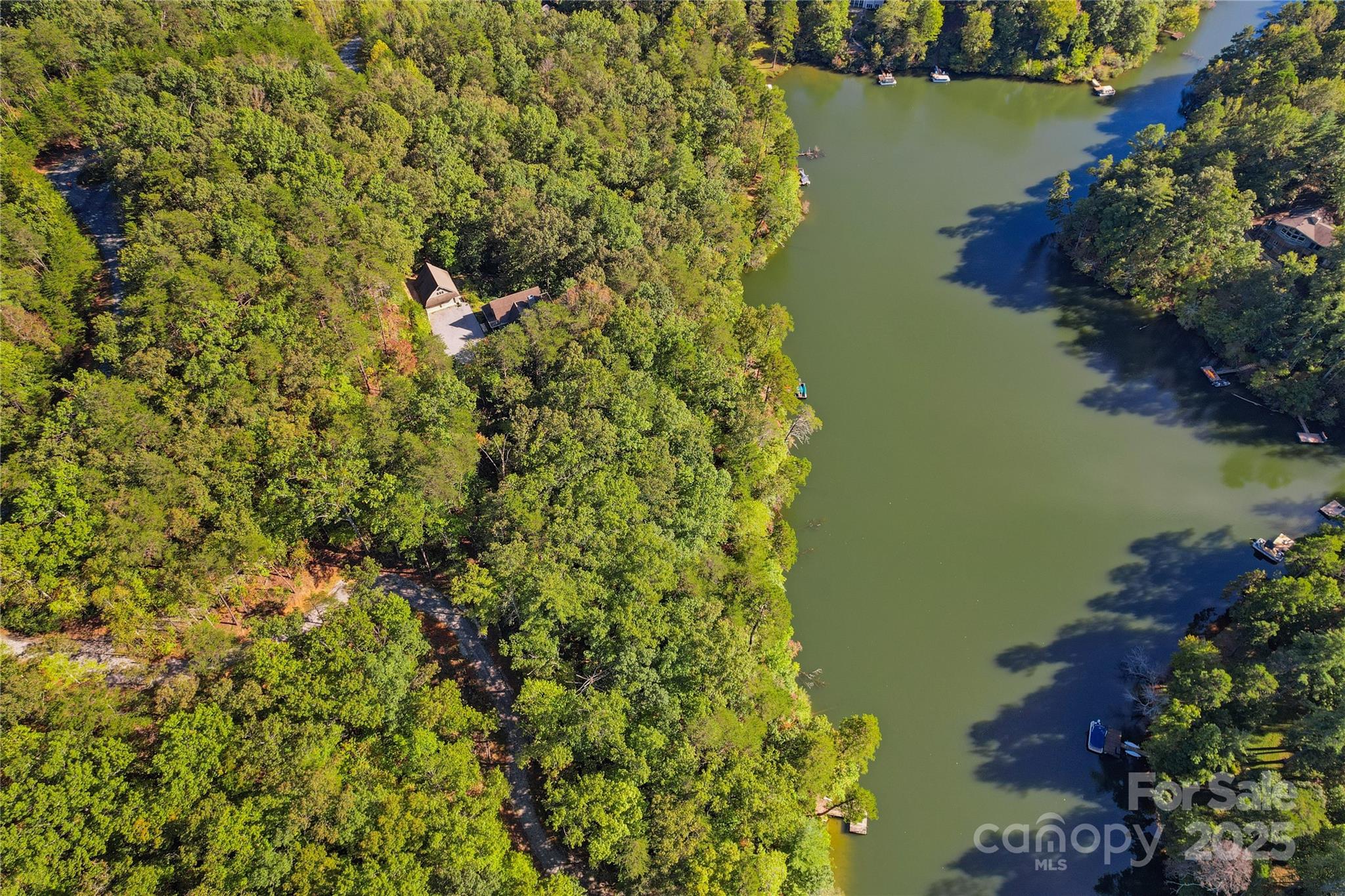 Lake Adger - Land
