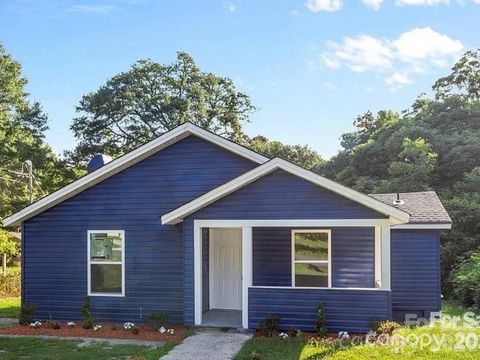 Photo of 332 Mountain View Street, Gastonia, NC 28052 (MLS # 4372450)