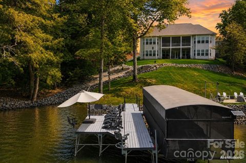 Photo of 17914 Culross Lane, Charlotte, NC 28278 (MLS # 4366954)