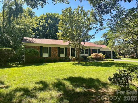 Photo of 469 Blairmore Drive, Charlotte, NC 28211 (MLS # 4388283)