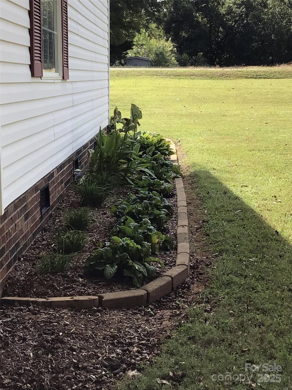 Newton, North Carolina 28658, United States, 3 Bedrooms Bedrooms, ,2 BathroomsBathrooms,Residential,Active,223107