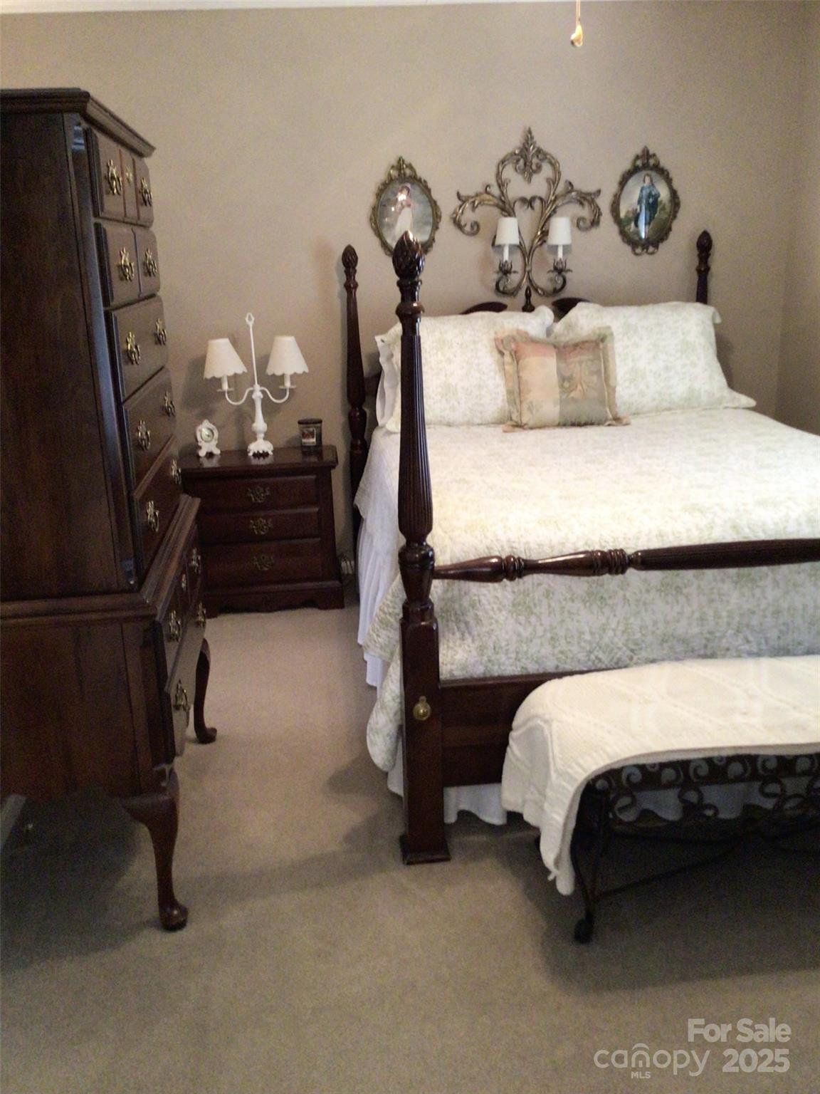 Newton, North Carolina 28658, United States, 3 Bedrooms Bedrooms, ,2 BathroomsBathrooms,Residential,Active,223107