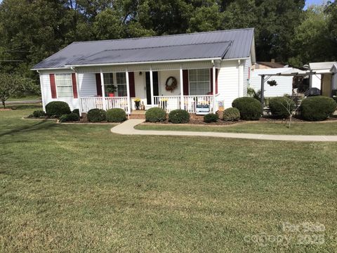Photo of 112 W 23rd Street, Newton, NC 28658 (MLS # 4309743)