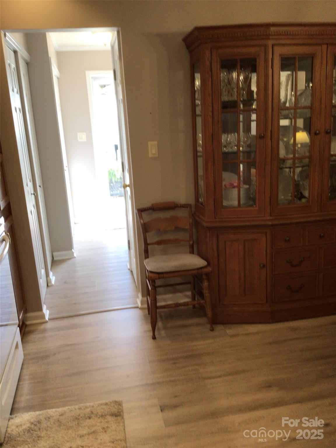 Newton, North Carolina 28658, United States, 3 Bedrooms Bedrooms, ,2 BathroomsBathrooms,Residential,Active,223107