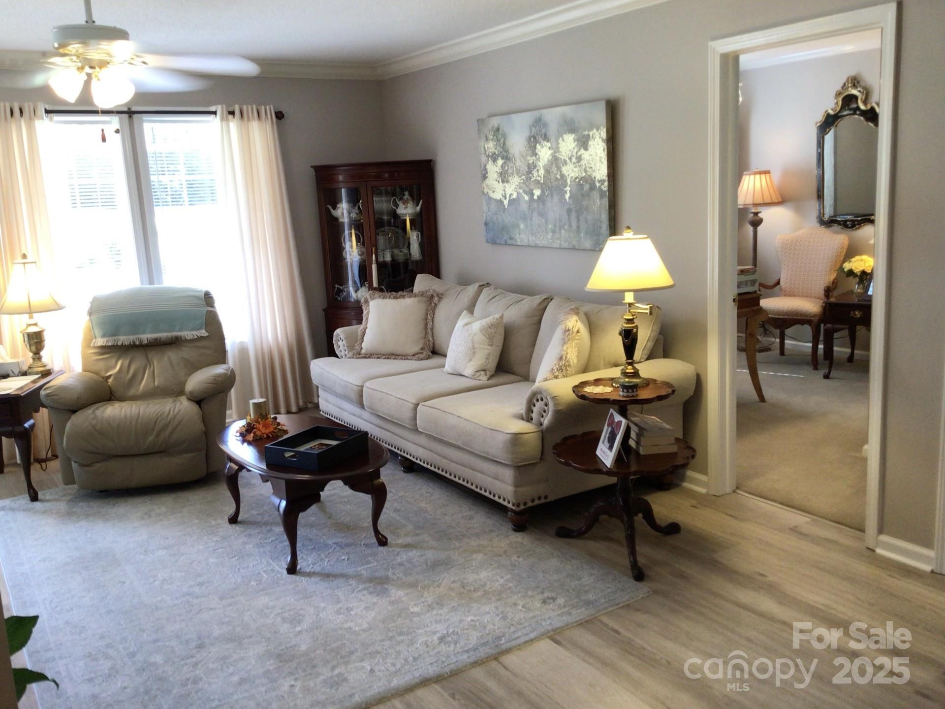 Newton, North Carolina 28658, United States, 3 Bedrooms Bedrooms, ,2 BathroomsBathrooms,Residential,Active,223107