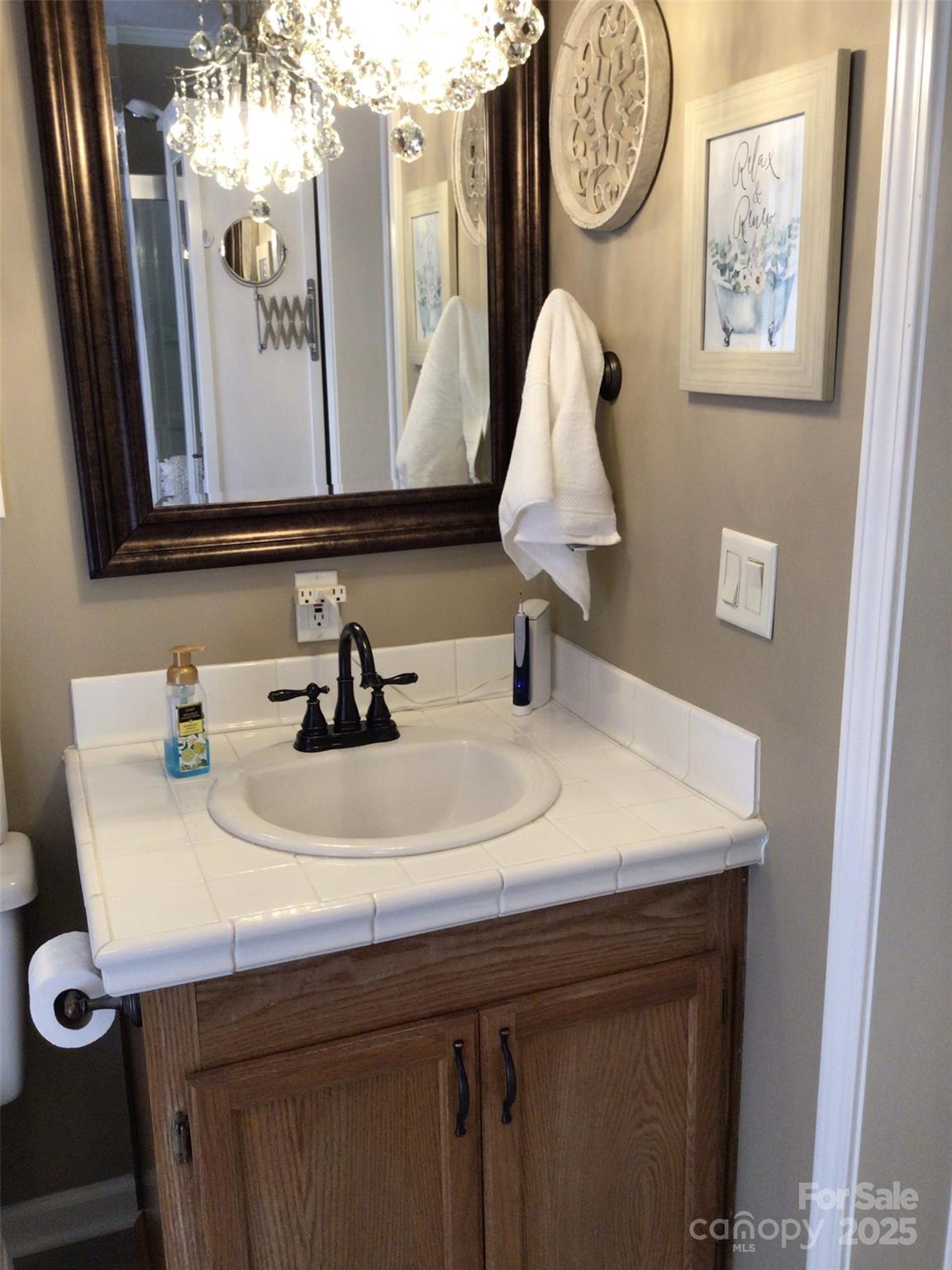 Newton, North Carolina 28658, United States, 3 Bedrooms Bedrooms, ,2 BathroomsBathrooms,Residential,Active,223107