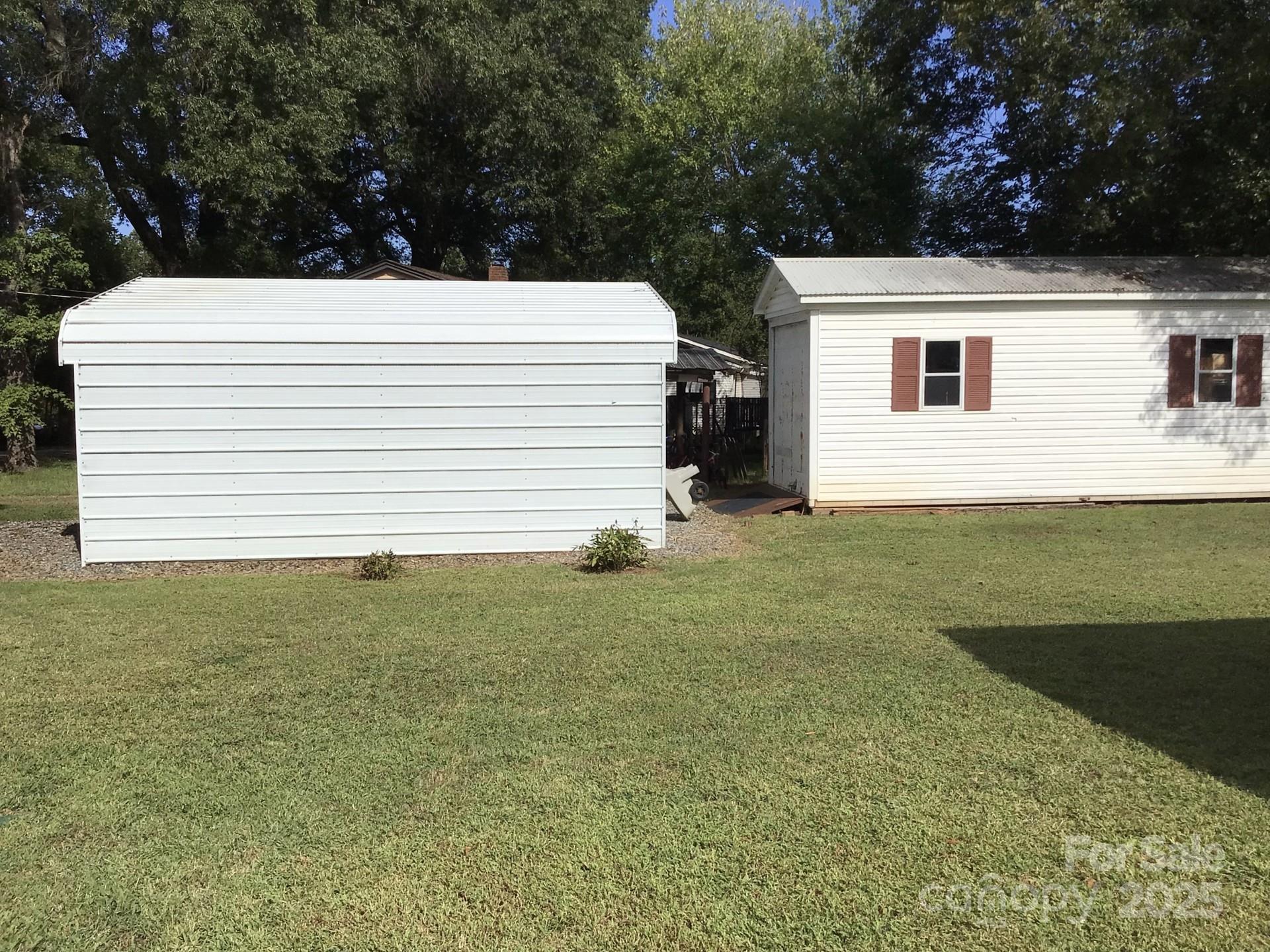 Newton, North Carolina 28658, United States, 3 Bedrooms Bedrooms, ,2 BathroomsBathrooms,Residential,Active,223107