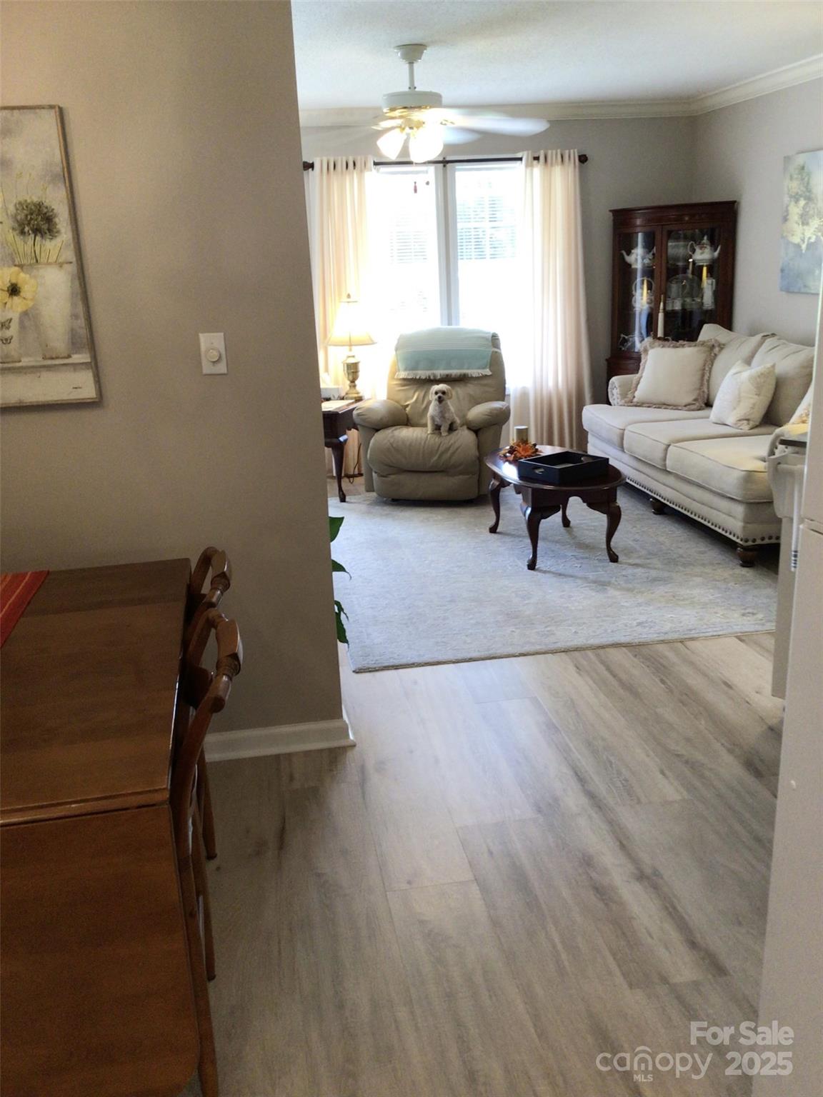 Newton, North Carolina 28658, United States, 3 Bedrooms Bedrooms, ,2 BathroomsBathrooms,Residential,Active,223107