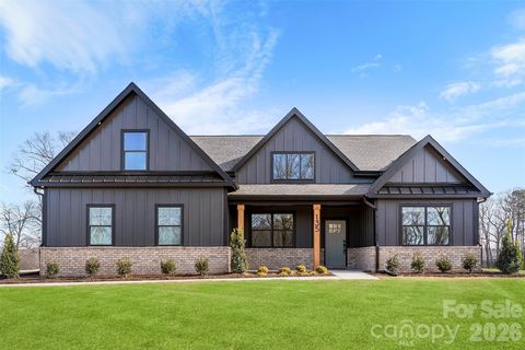 135 Harbourtown Drive Kings Mountain NC 28086